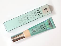 This matte cc cream controls oil, conceals imperfections & more. Mackarrie Beauty Style Blog It Cosmetics Cc Cream Matte Bye Bye Pores Powder