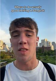 Guía de Thrifting Vintage en Bangkok
