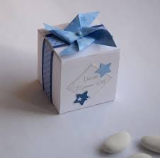 Boite A Dragees En Forme De Cube Blanc Pour Bapteme Ou Communion De Garcon Sur Le Theme Boite A Dragees Bapteme Boite Dragees Communion Boite Dragees Bapteme