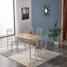 Stosa cucine propone una vasta scelta di tavoli, sedie e sgabelli da cucina di grande pregio e design frutto di una profonda esperienza nel settore dell'arredo. Tavolo E Sedia Da Cucina Con Struttura In Acciaio E Mdf Set Tavoli Completo Di 4