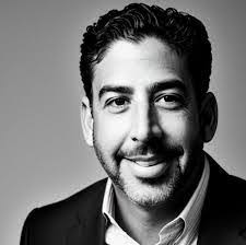 Ernesto Villalon's Instagram, Twitter & Facebook