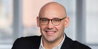 Justin Hamill's Instagram, Twitter & Facebook