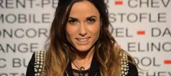Capucine anav lors de la soirée de réouverture de la boutique breitling, située rue de la paix. Instagram Capucine Anav Laisse Ses Fans Lui Trouver Une Legende Pour Sa Photo Mce Tv
