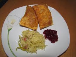 Blattl Kiachl Mit Sauerkraut Wie Zu Hause Rezept Rezept Rezepte Sauerkraut Lebensmittel Essen