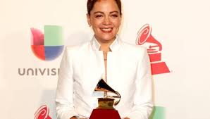 ¿natalia lafourcade somos todos al ver que esa oxigenada reggeatonera triunfa? Municipiosur Comaplauden Reaccion De Natalia Lafourcade Ante Grammy De Maluma