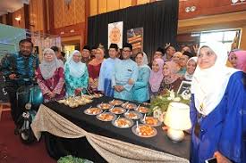 Jawatan setiausaha kerajaan negeri perak disandang oleh yb dato' ahmad suaidi bin abdul rahim. 1000 Warga Kerja Pejabat Setiausaha Kerajaan Negeri Perak Meriahkan Sambutan Hari Raya Aidilfitri Suk Perak 2019 26 Jun 2019