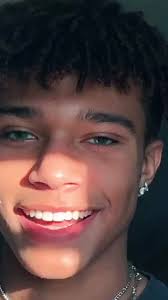 The smile:)🤩🤪 @ethannwilson #foryou #blvckmen #MoneyTok #xybca #viral