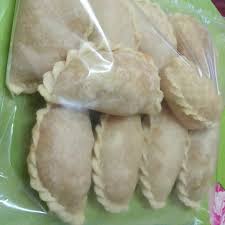 Untuk buat karipap frozen kena goreng sekejap untuk matikan tepung. Karipap Frozen Food Drinks Instant Food On Carousell