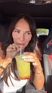 The Gold Coast café that TikTok made me do it… matcha & bagels, and  honestly? 10/10. 💚🍓 @anniescoffeehouse