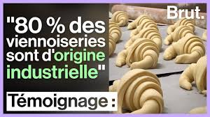Pain sans sel, viennoiserie régionale, chocolat de pâques, glace, crêpe, petit four salé, petit four sucré, sandwich. Plusieurs Enseignes Des Sables D Olonne Sont Couronnees Par Le Label Boulanger De France E Vendee