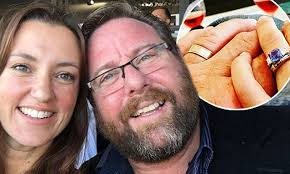 Shane Jacobson ties the knot with Felicity Hunter