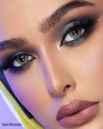 طلعت جلسة تصوير مودل شنو رأيكم بشغلي على المودل؟؟؟؟ المصور مبدع سام سويتله  سموكي وبي ضربة سمائي شنو رأيكم حبيباتي😍 عروضي مستمره خدمه منزليه حنه وعرس  ٢٥٠ الف يشمل تسريحه ومكياج ورموش