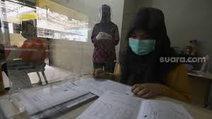 Di beberapa titik kota surabaya juga terdapat beberapa klinik pengobatan herbal dan tradisional untuk pengobatan. 10 Sma Terbaik Di Riau Versi Lembaga Tes Masuk Perguruan Tinggi Suara Riau