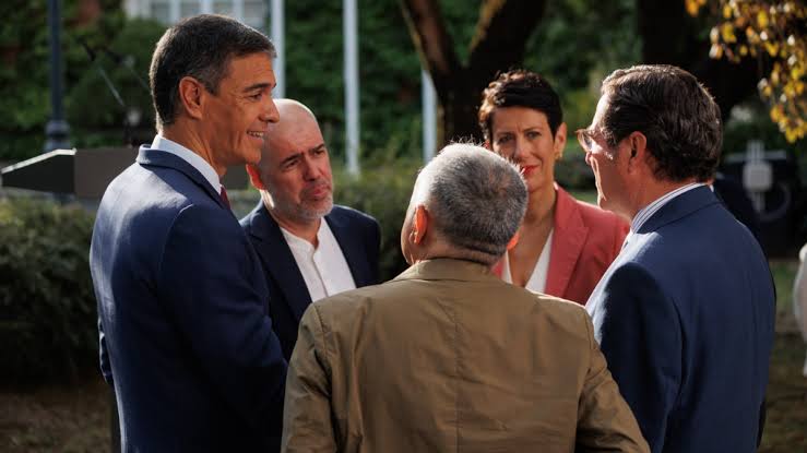 Los sindicatos se rebelan contra Sánchez y sus pactos con Junts: "Este país  no puede ser rehén de disputas políticas"