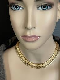 1950's-60's LISNER Gold Tone MCM Choker W Extender, Iconic Mid Century,  Chunky 3D Arrow Shaped Links Excellent VTG Condition, Size in Photos