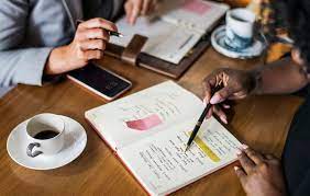 Five Most Important Qualities Of A Good Secretary You Must Know