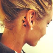 Bird Tattoo Behind Ear Behind Ear Birds Tattoo My Body Of Art Pinterest Dovme Vucut Sanati Piercing