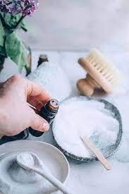 What does baking soda do in bath water? 8 Reasons To Add Baking Soda To Your Next Bath Hello Glow