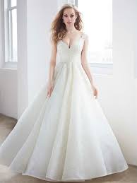 Prenses Model Gelinlik 2018 Kalin Askili V Yakali Etekleri Kabarik Klos Dantel Gelinlik Balo Elbisesi Allure Bridal