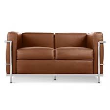 Eine möbelserie, die durch ihre kubisch, architektonische schlichtheit und ihr raffinierte klarheit besticht. Lc2 Sofa Zweisitzer Mit Leder In Cognac Modecor Hochwertige Desig 1 019 00