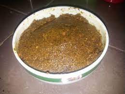 Rebus air sebanyak 2 liter dengan api yang sedang saja, kemudian masukan semua bahan yang telah sudah disiapkan diatas, yakni asam jawa, kencur, kunyit, gula jawa, dan jahe. Ibu Anak 7 Ni Buat Jamu Sendiri Untuk Jaga Kesihatan Keluarga