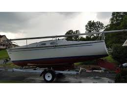 This 2004 horizon houseboat is beautifully decorated and quality crafted.the houseboat is load with amenities: Sailboat Listings Sailboats For Sale By Owner