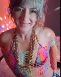 Mardi Gras! 🥳🎉What's the best way to celebrate when you aren't in New  Orleans?!