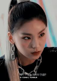 Itzy (koreanisch 있지) ist eine südkoreanische girlgroup, die 2019 von jyp entertainment . S Yuna Tumblr Com Tumbex