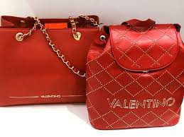 Miriade - Zaino o borsa? Ciò che conta è che sia rosso #Valentino!  #MiriadeModica | Facebook