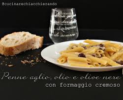 Pasta Aglio E Olio Con Olive Nere E Formaggio Cremoso Ricetta Velocissima