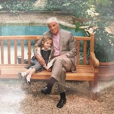 The son of the renowned french sculptor paul belmondo, he studied at conservatoire national superieur d'art dramatique (cnsad); Zoom Sur Les Petits Enfants De Jean Paul Belmondo Jean Paul Belmondo Paul Belmondo Image Pour Enfant