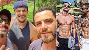 Born on 12th september, 1986 in sao paulo city, sao paulo, brazil, he is famous for malhação (young hearts). Felipe Titto Agita A Web Ao Posar Com Os Irmaos Bonitoes Cunhado Famosos Extra Online