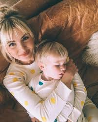 Mommy and me natural hairstyles. Hip Mom Haircuts You Ll Totally Rock Livingly