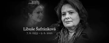 Všetci ju poznali ako rozprávkovú popolušku z vorlíčkových troch orieškov pre popolušku. 0npn86u9hyamnm