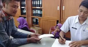 Contoh surat permohonan audiensi ke bupati. Soal Pgtc Aliansi Masyarakat Tegalgubug Layangkan Surat Audiensi Dengan Bupati Radarcirebon Com