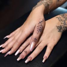Finger Tattoo Leaves Dotwork On Hands In 2020 Henna Finger Tattoo Small Hand Tattoos Finger Tattoo For Women