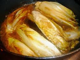 Les Endives Moi J Adore Mais Avec Du Gout Et Sans Trop D Amertume Voila Une Facon De Les Cuisiner Tres Sim Les Recettes De Virginie Endives Braisees Endives