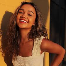 Vibrant summer lips using @fentybeauty new Pousticle Lip Stain in 'Mai  Type' 🍍Goes from glossy to a soft tint and it hydrates all day *chefs  kiss* Get the look using: Pro filt'r