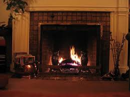 Sulu şömine de denilen bu teknoloji artık apartmanlarda da şömine ile ısınmayı sulu şöminelerin yanında aparman daireleri için kullanımı uygun olan elektrikli şömine sistemleri de mevcuttur. Dairede Elektrikli Sominenin Kaydi Apartmanda Bir Somine Yukleme Ile Ilgili Zorluklar Apartmanda Somine Kisitlamalari