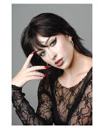 A look into a dance photography session with me: 👉🏻75 minute photo  session 👉🏻Posing and technique support from your photographer who has  over 10 years of dance experience. 👉🏻2-3 outfit changes 👉🏻Portraits