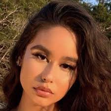 Bethany Cantu's Instagram, Twitter & Facebook