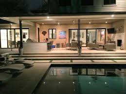 Creekview custom homes specializes in building luxury homes in the most prestigious neighborhoods in dallas. Pin By Richard Miller Custom Homes On Www Modernmiller Com Home Builders House Styles Luxury Homes