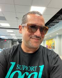 Smile because it's Friday. ✌🏽 ❤️