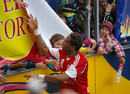 Hier werden alle verstorbenen gelistet und sie können eine kerze entzünden oder eine kondulenz schreiben. Datei Fc Red Bull Salzburg Ver Sv Ried 07 Jpg Wikipedia