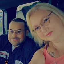 What are some simple nail ideas?