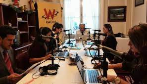 The station is best known for its morning news show la w, presented by julio sánchez cristo, alberto. W Radio Colombia En El Pais