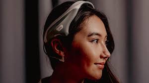 This smart sleep headband is designed by neuroscientists to help treat  insomnia