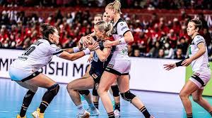 The maifeld (mayfield) was created as a huge lawn (11.2 hectares, 28 acres) for gymnastic demonstrations, specifically annual may day celebrations by the government. Handball Wm Der Frauen Deutschland Verpasst Halbfinale Olympia Ticket Dennoch In Reichweite Sportbuzzer De