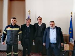 Η πυροσβεστική ακαδημία έχει ως αποστολή την εκπαίδευση και την ειδική κατάρτιση στα κατά κλάδο πυροσβεστικά καθήκοντα, τόσο των ιδιωτών που κατατάσσονται στο πυροσβεστικό σώμα, όσο και των αξιωματικών, πυρονόμων. Sta8hs Kwnstantinidhs Plhrhs Epibebaiwsh Anaba8mizontai H Pyrosbestikh Akadhmia Kai To Pararthma Ths Sxolhs Pyrosbestwn Ths Ptolemaidas Deltioy Typoy Ka8hmerinh Enhmerwsh Gia Thn Kozanh Apo To 2001 Kozanh Kozanhs Kozanh Kozani