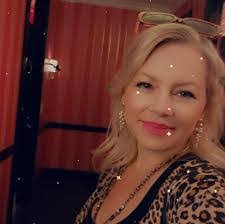 Ashleigh Meyer's Instagram, Twitter & Facebook